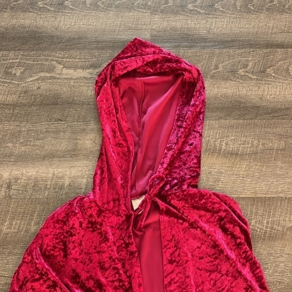 Crushed velvet hooded long cape - Picture 3 of 5